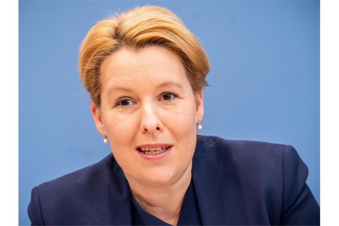 Ministerin Giffey peilt vorerst nicht den SPD-Vorsitz an Bundesfamilienministerin Franziska Giffey (SPD) kann ihren Doktortitel behalten. Foto: Michael Kappeler/dpa