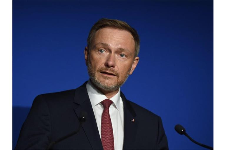 Bundesfinanzminister Christian Lindner (FDP) will die Verteidigungsfähigkeit Deutschlands in Zukunft stärker in den Fokus nehmen. Foto: Eric Piermont/AFP/dpa