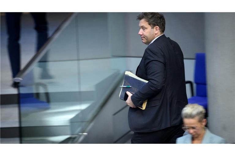 Bundesfinanzminister Lars Klingbeil (SPD) lehnt den Vorstoß der Länder nach mehr Finanzzusagen des Bundes ab.