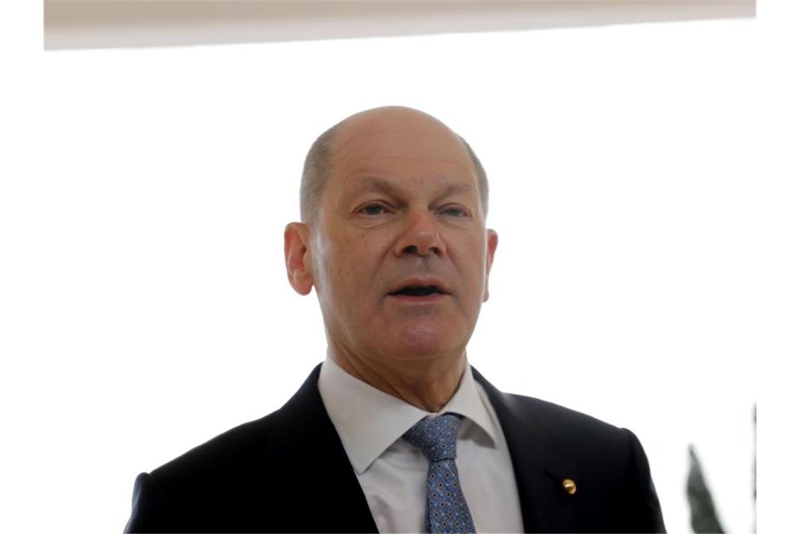 Scholz: „Durchbruch“ in Debatte um globale Mindeststeuer Bundesfinanzminister Olaf Scholz beim Treffen der Euro-Finanzminister in Lissabon. Foto: Armando Franca/AP/dpa