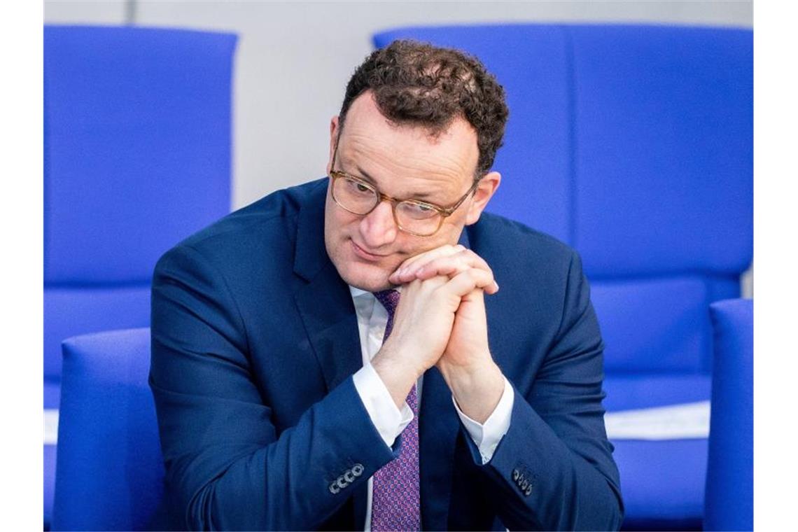 Fast drei von vier Deutschen finden Corona-Maßnahmen richtig Bundesgesundheitsminister Jens Spahn am Donnerstag während einer Sitzung im Bundestag. Foto: Kay Nietfeld/dpa