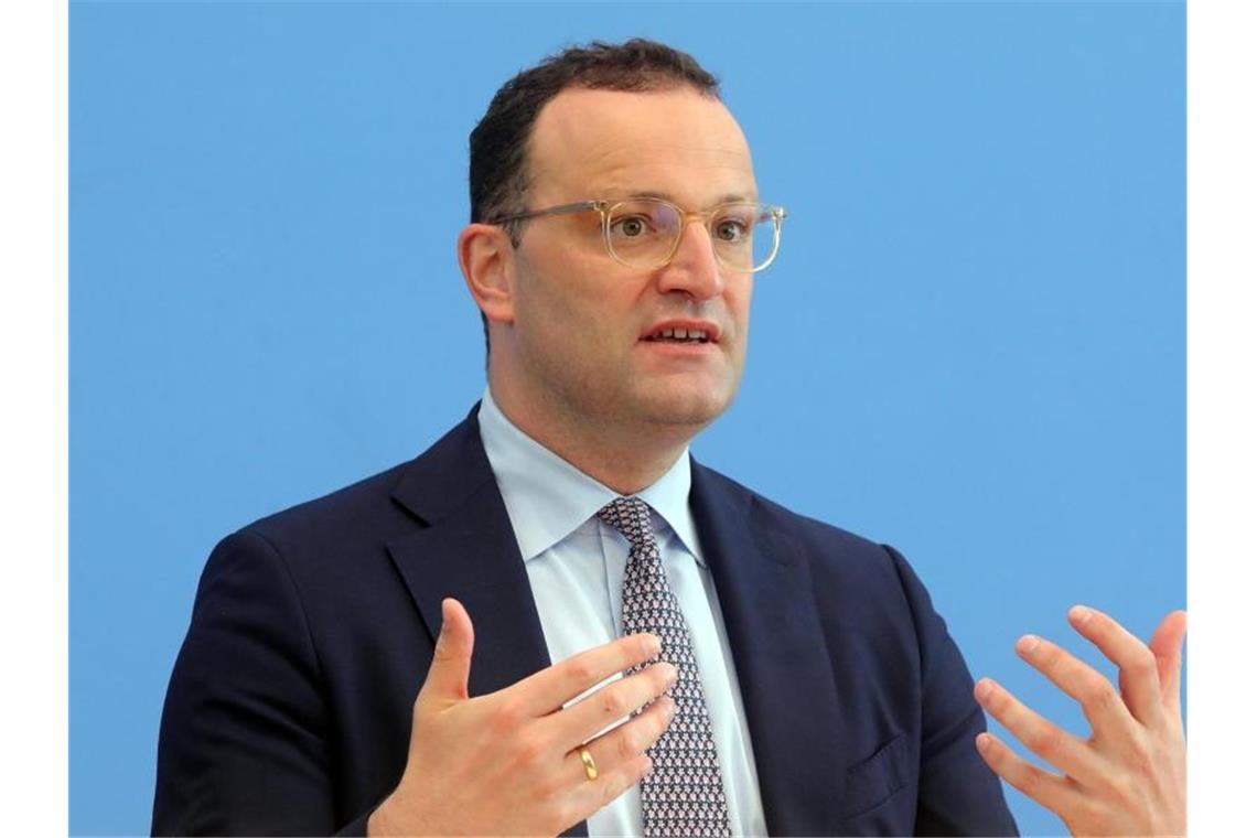 Spahn appelliert an Patriotismus der Ungeimpften Bundesgesundheitsminister Jens Spahn appelliert an die Bevölkerung. Foto: Wolfgang Kumm/dpa