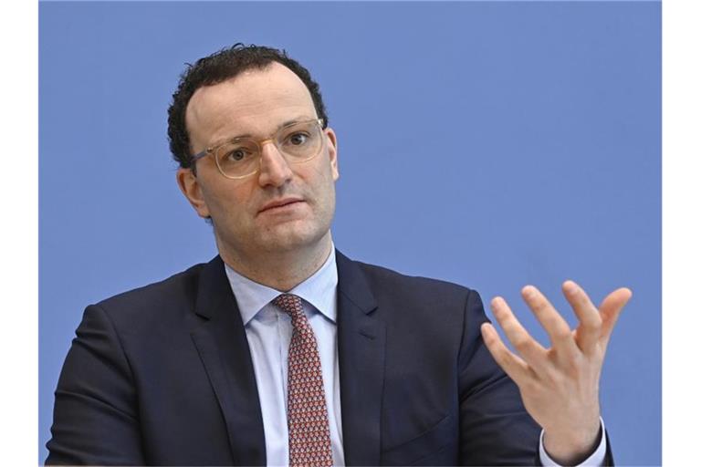 Bundesgesundheitsminister Jens Spahn (CDU) gibt eine Pressekonferenz. Foto: Tobias Schwarz/AFP/POOL/dpa