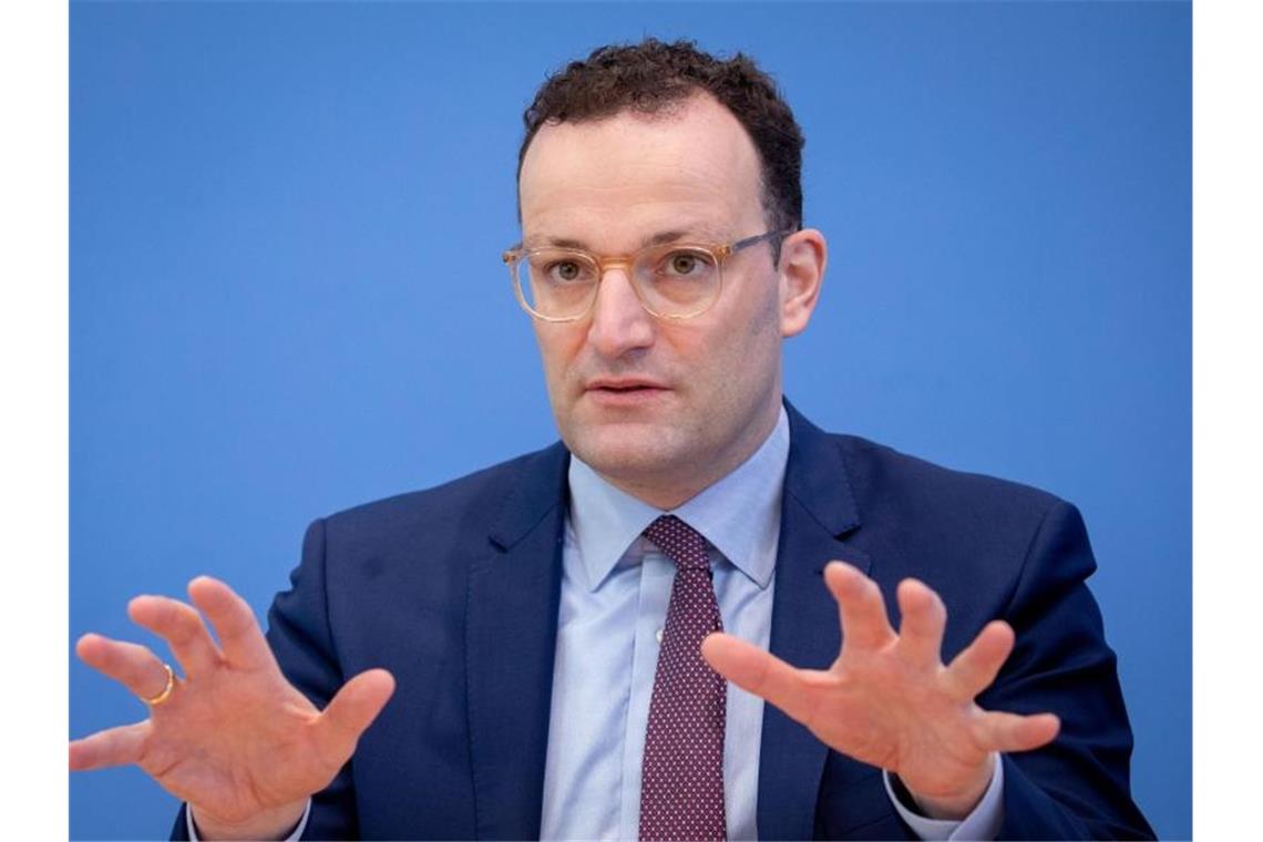 Bundesgesundheitsminister Jens Spahn: „Der Patient von morgen wird immer noch einen Arzt brauchen - aber er wird keinen Arzt mehr ernstnehmen, der nur noch über Karteikarten arbeitet.“ Foto: Kay Nietfeld