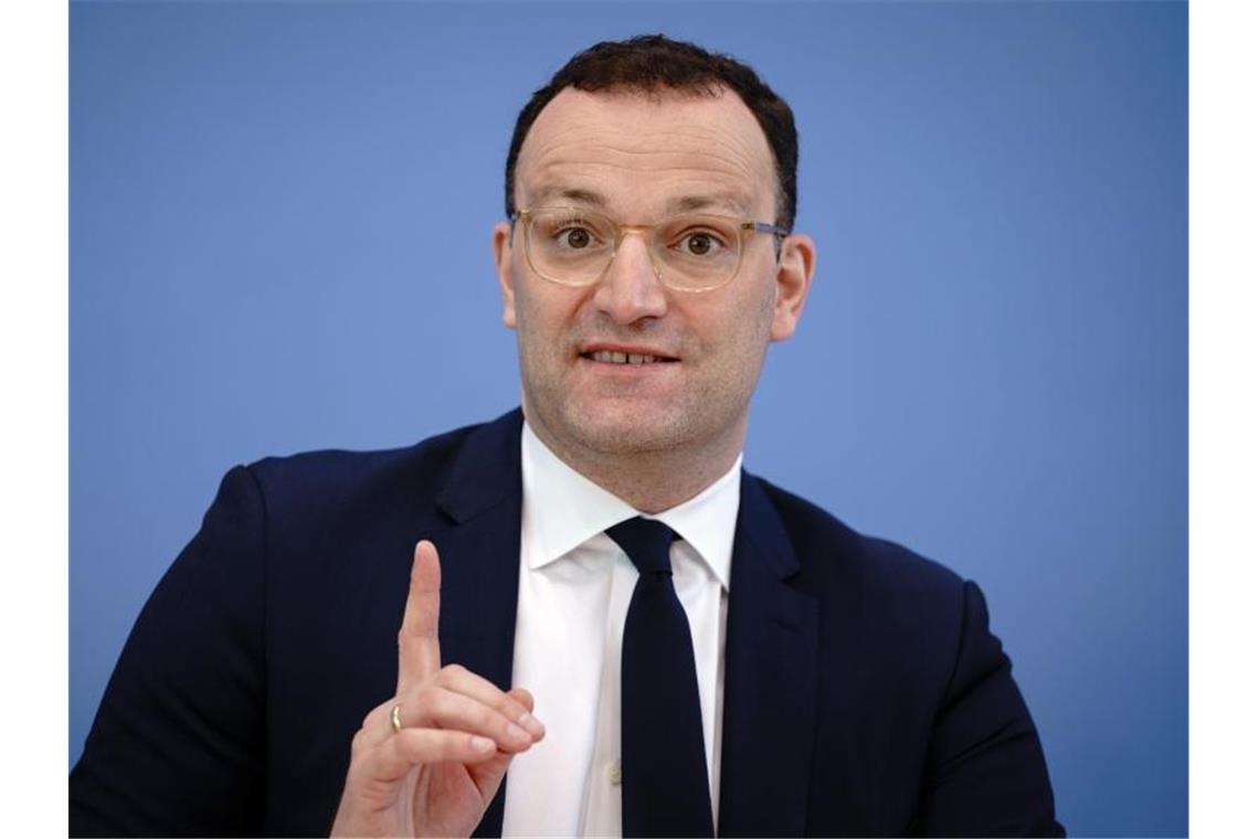 Corona-Lage: Mit Vernunft und Geduld gegen Jo-Jo-Effekt Bundesgesundheitsminister Jens Spahn: „Genießen wir gemeinsam die Feiertage, aber bleiben wir dabei vorsichtig.“. Foto: Kay Nietfeld/dpa