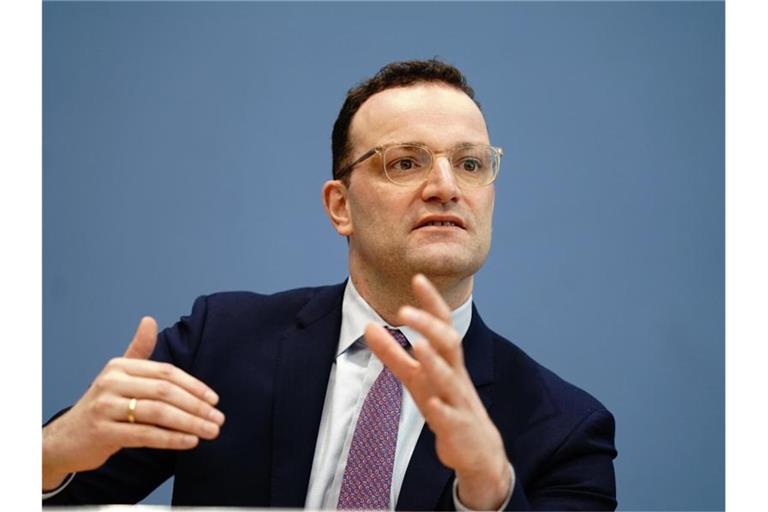 Bundesgesundheitsminister Jens Spahn hat mit Gesundheitsexperten die aktuelle Lage zum Coronavirus diskutiert. Foto: Kay Nietfeld/dpa