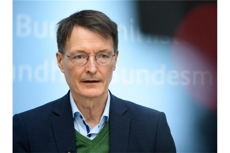 Bundesgesundheitsminister Karl Lauterbach will sich heute zur Corona-Lage äußern. Foto: Bernd von Jutrczenka/dpa