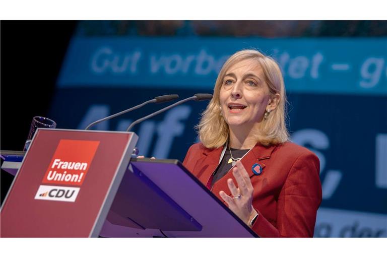 Bundesgesundheitsministerin NIna Warken bei ihrer Antrittsrede.