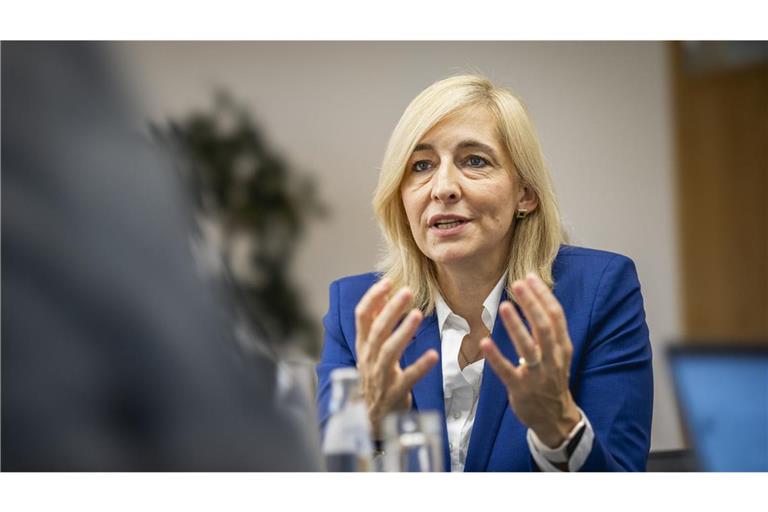 Bundesgesundheitsministerin Nina Warken (CDU) muss vor allem die Kassenfinanzen schnell stabilisieren.