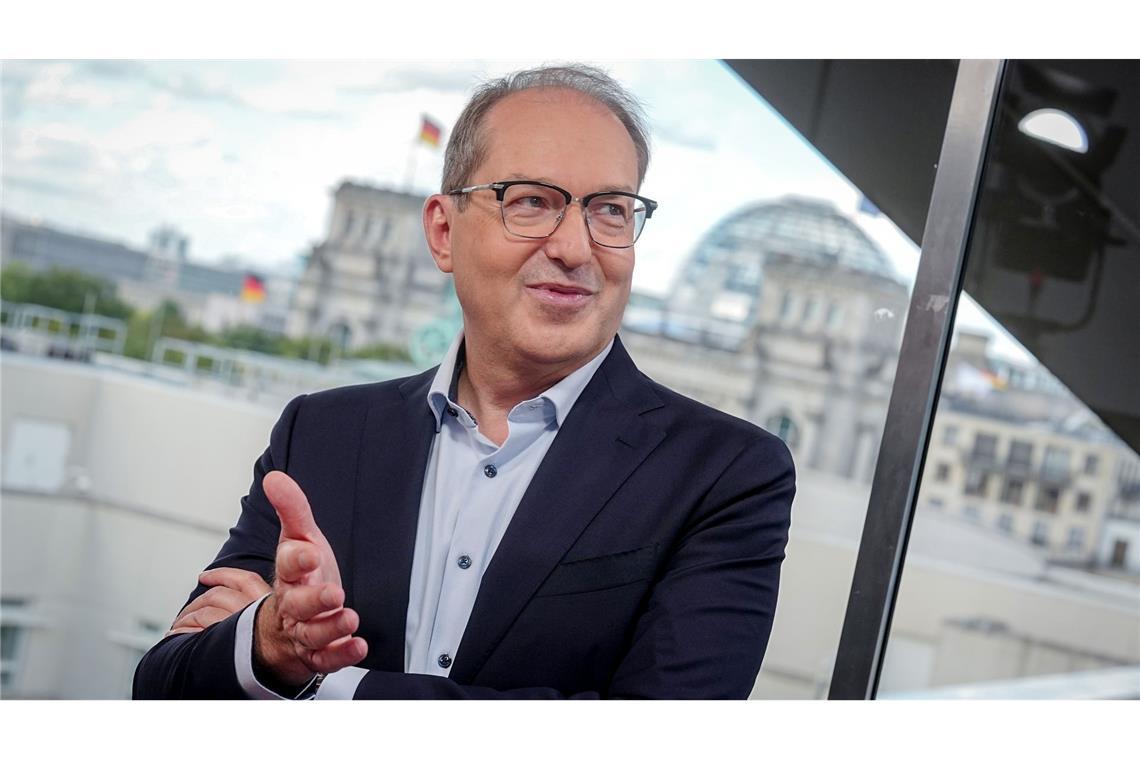 Gesetz soll Angriffe auf kritische Infrastruktur erschweren Bundesinnenminister Alexander Dobrindt (CSU) sagt: "Unser Ziel ist klar: Die Abwehrfähigkeit und Resilienz unserer kritischen Infrastrukturen muss gehärtet werden."