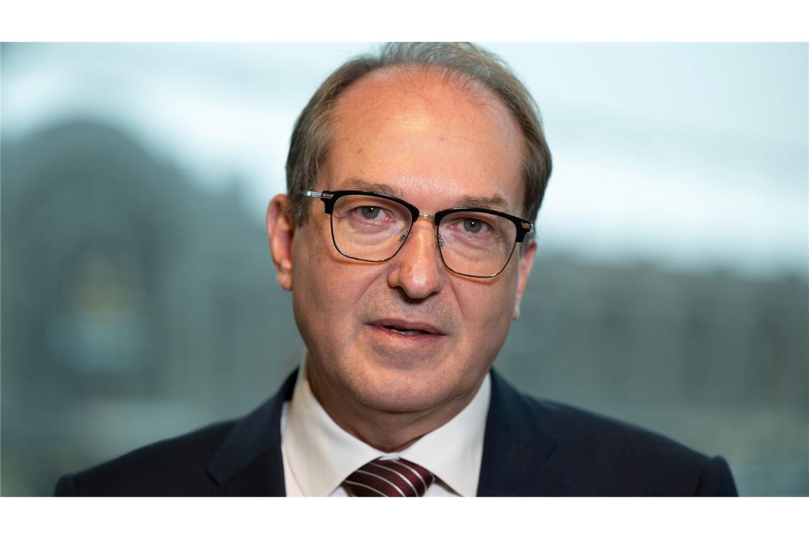 Bundesinnenminister Alexander Dobrindt (CSU) will mehr Rückführungen nach Syrien. (Archvfoto)