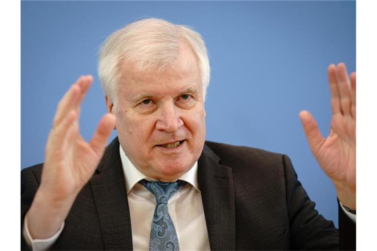 Bundesinnenminister Horst Seehofer (CSU) bei einer Pressekonferenz. Foto: Kay Nietfeld/dpa