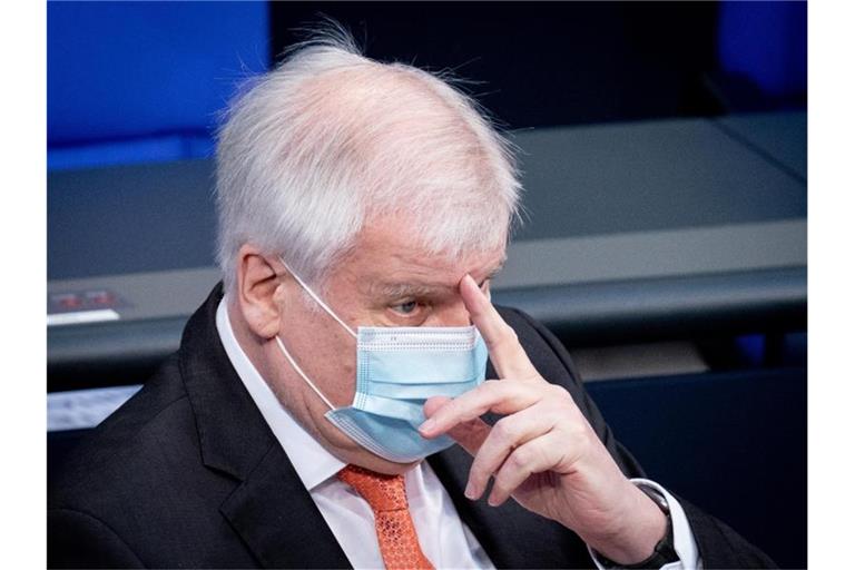 Bundesinnenminister Horst Seehofer ist positiv auf Corona getestet worden. Foto: Kay Nietfeld/dpa