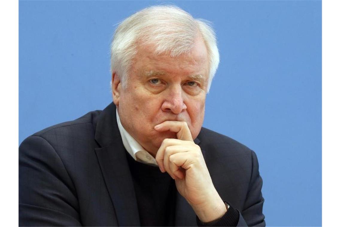 Bundesinnenminister Horst Seehofer vergangene Woche während einer Pressekonferenz in Berlin. Foto: Wolfgang Kumm/dpa