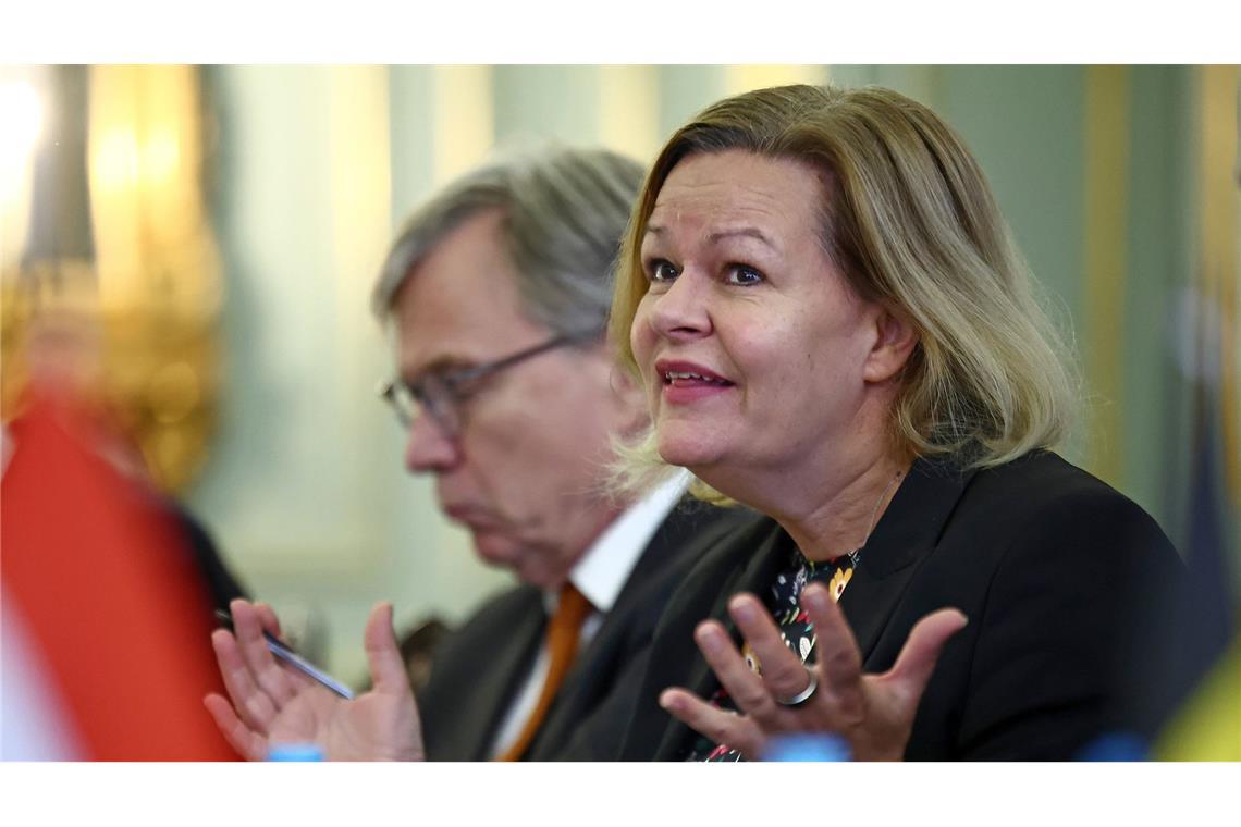 Faeser: Syrer könnten teilweise in Deutschland bleiben Bundesinnenministerin Nancy Faeser