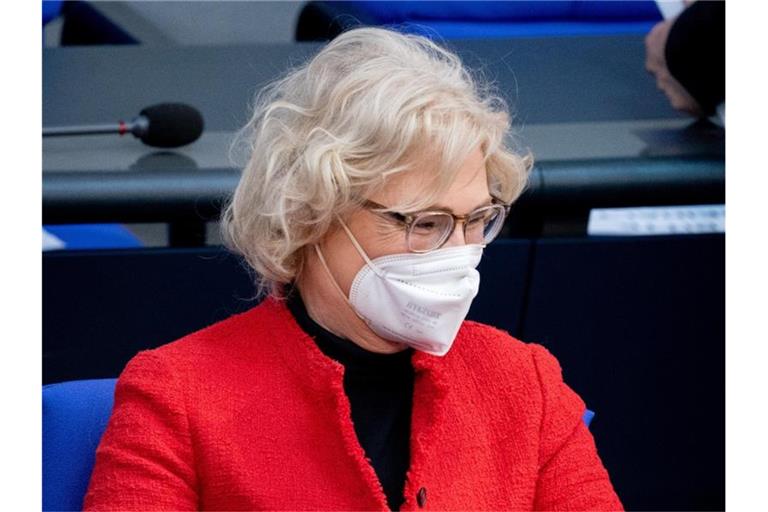 Bundesjustizministerin Christine Lambrecht: „Kernstück der Reform ist die urheberrechtliche Verantwortlichkeit von Upload-Plattformen wie YouTube, Facebook oder TikTok.“. Foto: Kay Nietfeld/dpa