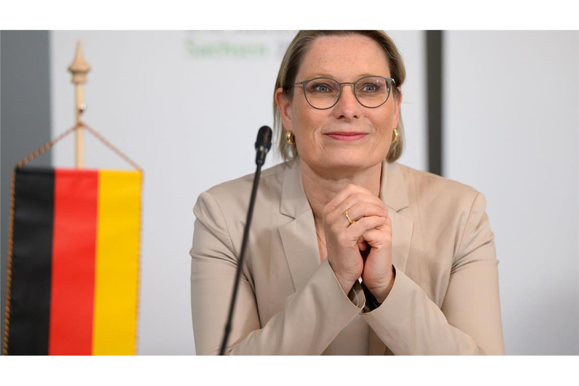 Bundesjustizministerin: Klare Altersgrenze für Social Media Bundesjustizministerin Stefanie Hubig (SPD) war vor ihrem Amtsantritt Bildungsministerin in Rheinland-Pfalz.