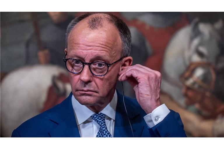 Bundeskanzler Friedrich Merz (CDU) kann sich zur Eindämmung irregulärer Migration nach Europa auch Asylverfahren in Staaten außerhalb der EU vorstellen.