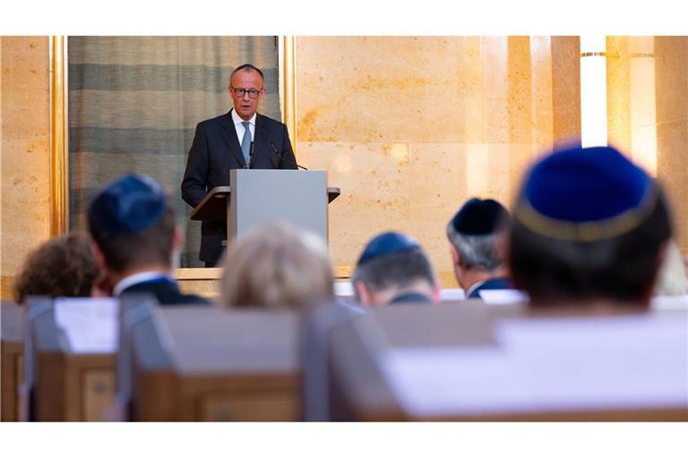 Bundeskanzler Friedrich Merz hat sich bei der Wiedereröffnung der Synagoge in München sehr berührt gezeigt.