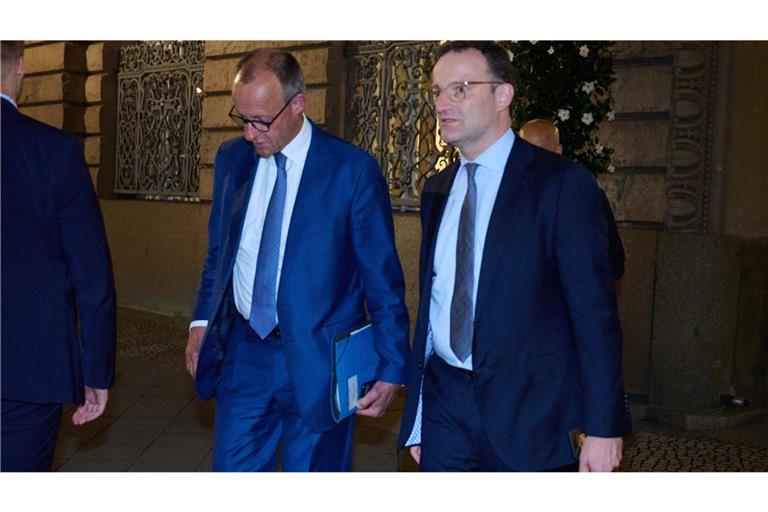 Bundeskanzler Friedrich Merz (l), und Unionsfraktionsvorsitzender Jens Spahn: Der Bundestag hätte am Freitag eigentlich drei Richterposten beim Bundesverfassungsgericht neu besetzen sollen (Archivfoto).