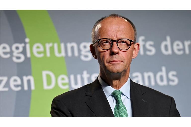 Bundeskanzler Friedrich Merz sagt Ostdeutschland weitere Unterstützung bei Infrastrukturinvestitionen zu.
