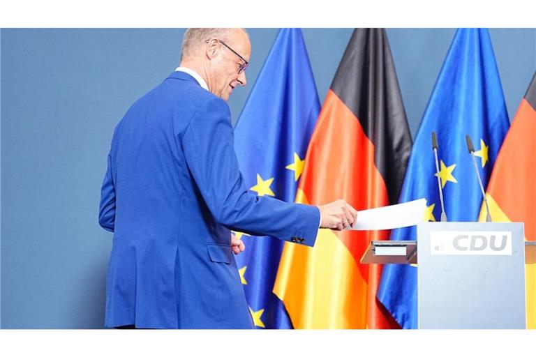 Bundeskanzler Friedrich Merz und seiner CDU droht bei der Landtagswahl die Mega-Pleite. Laut einer aktuellen Hochrechnung droht der Kanzler-Partei das Aus im Landtag.