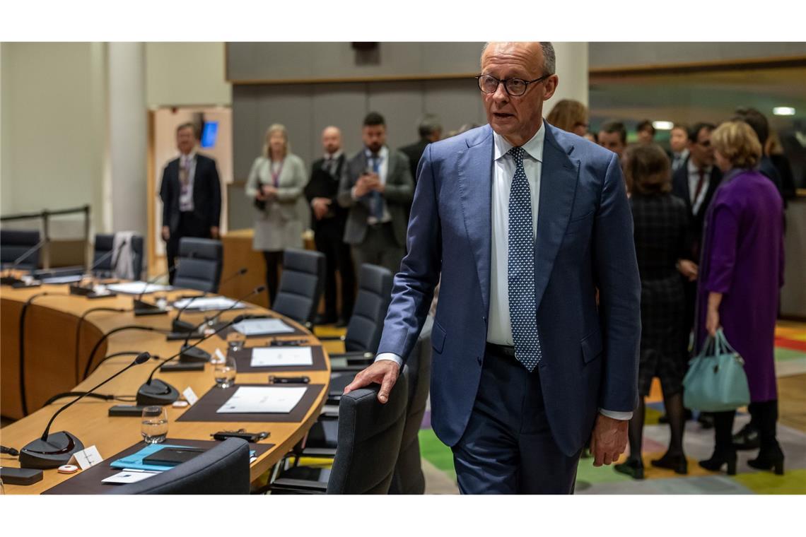 Bundeskanzler Friedrich Merz will Ungarns Regierungschef Viktor Orban in Brüssel zur Aufgabe der Blockade bewegen. (Archivbild)