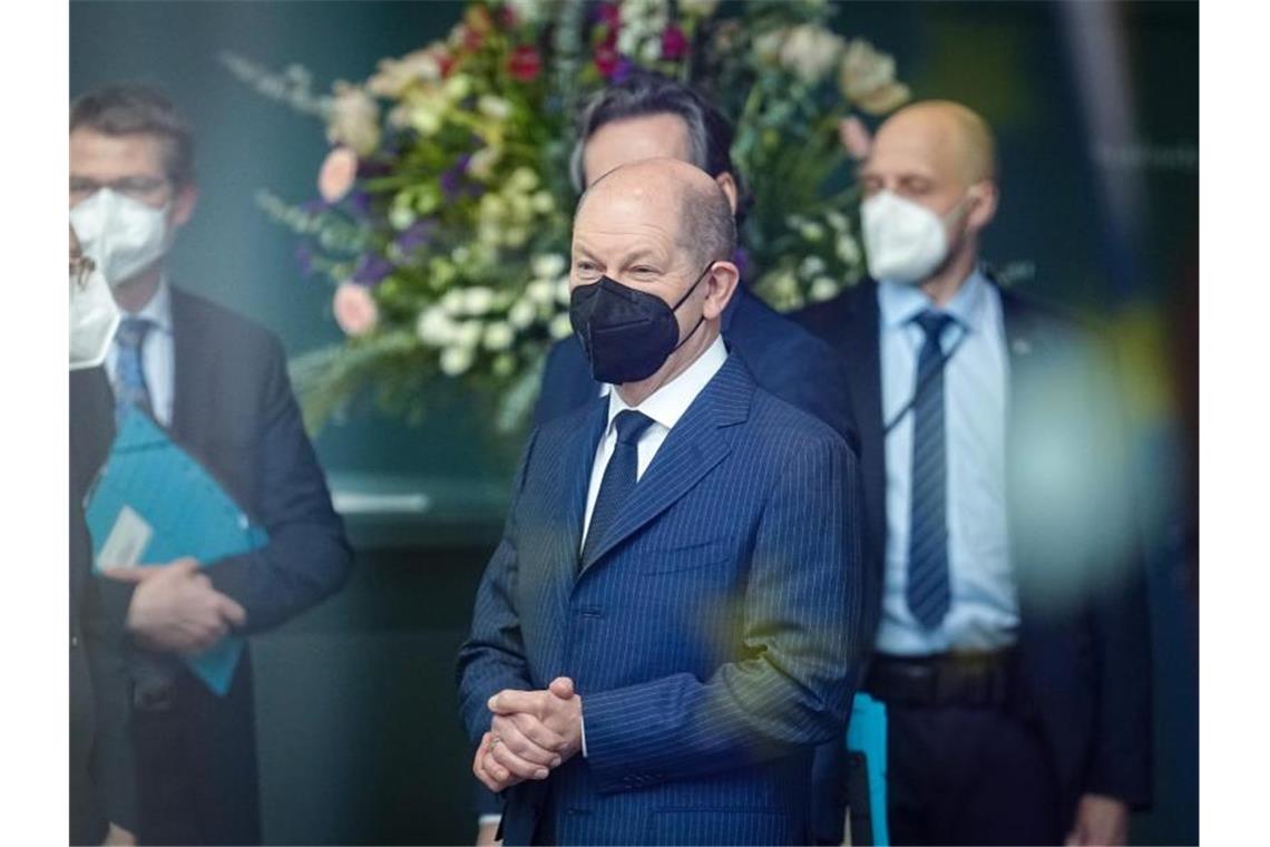 Scholz erklärt sich nach Kurswechsel in der Ukraine-Krise Bundeskanzler Olaf Scholz erklärt sich, nachdem nun doch Waffen aus Bundeswehr-Beständen in die Ukraine geschickt werden sollen. Foto: Kay Nietfeld/dpa