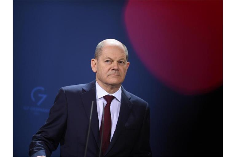 Bundeskanzler Olaf Scholz will am Dienstag den russischen Präsidenten Wladimir Putin treffen. Foto: Christophe Gateau/dpa