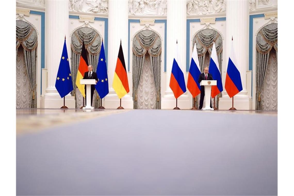 Putin erkennt Donezk und Luhansk als unabhängig an Bundeskanzler Olaf Scholz will mit dem russischen Präsidenten Wladimir Putin telefonieren. Foto: Kay Nietfeld/dpa
