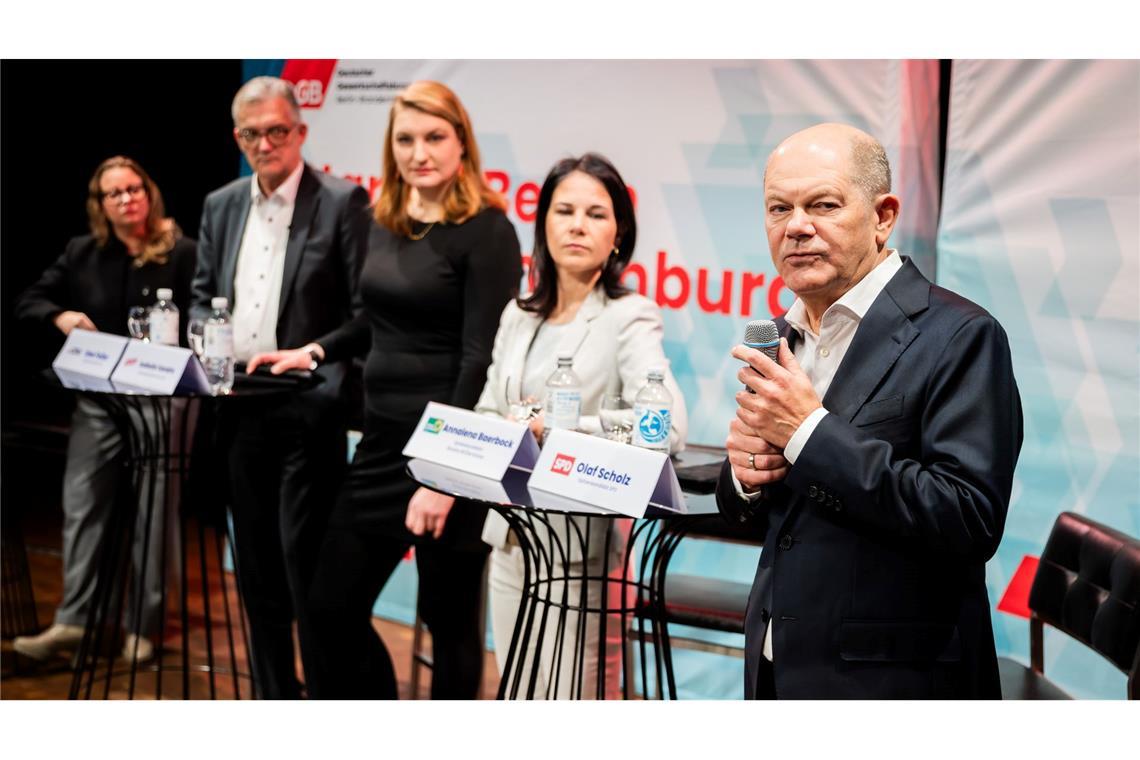 Scholz will Stromnetze nicht verstaatlichen Bundeskanzler Olaf Scholz wirbt für niedrigere Strompreise.