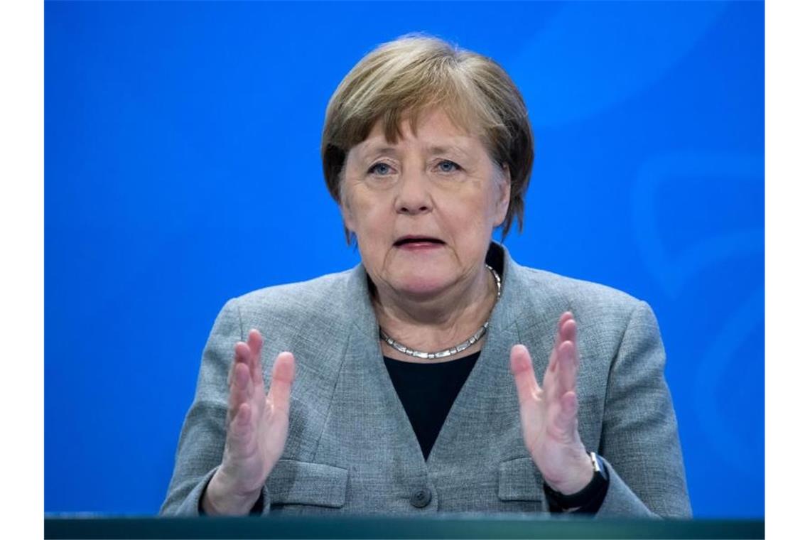 Kleine Geschäfte öffnen wieder - Schulen erstmal nicht Bundeskanzlerin Angela Merkel äußert sich auf einer Pressekonferenz im Bundeskanzleramt. Foto: Bernd von Jutrczenka/dpa-Pool/dpa