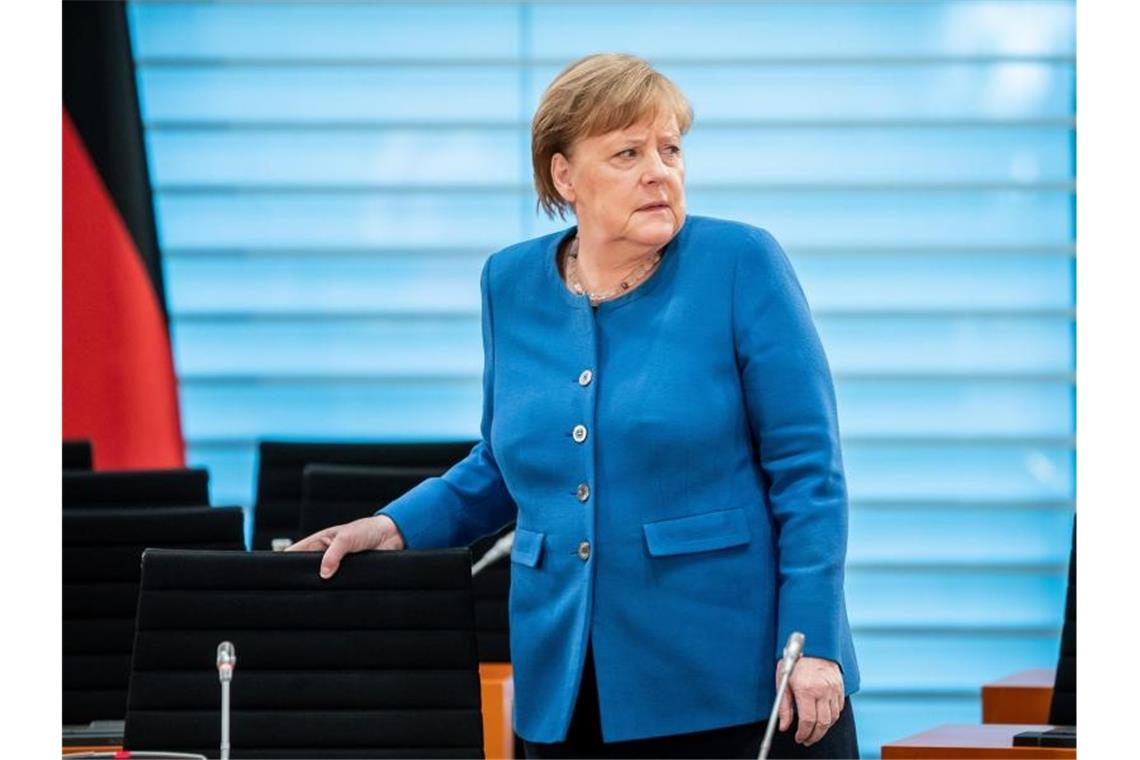 Bundesregierung plant Nachtragshaushalt von 150 Milliarden Bundeskanzlerin Angela Merkel bei der Sitzung des Bundeskabinetts am Mittwoch. Foto: Michael Kappeler/dpa-pool/dpa