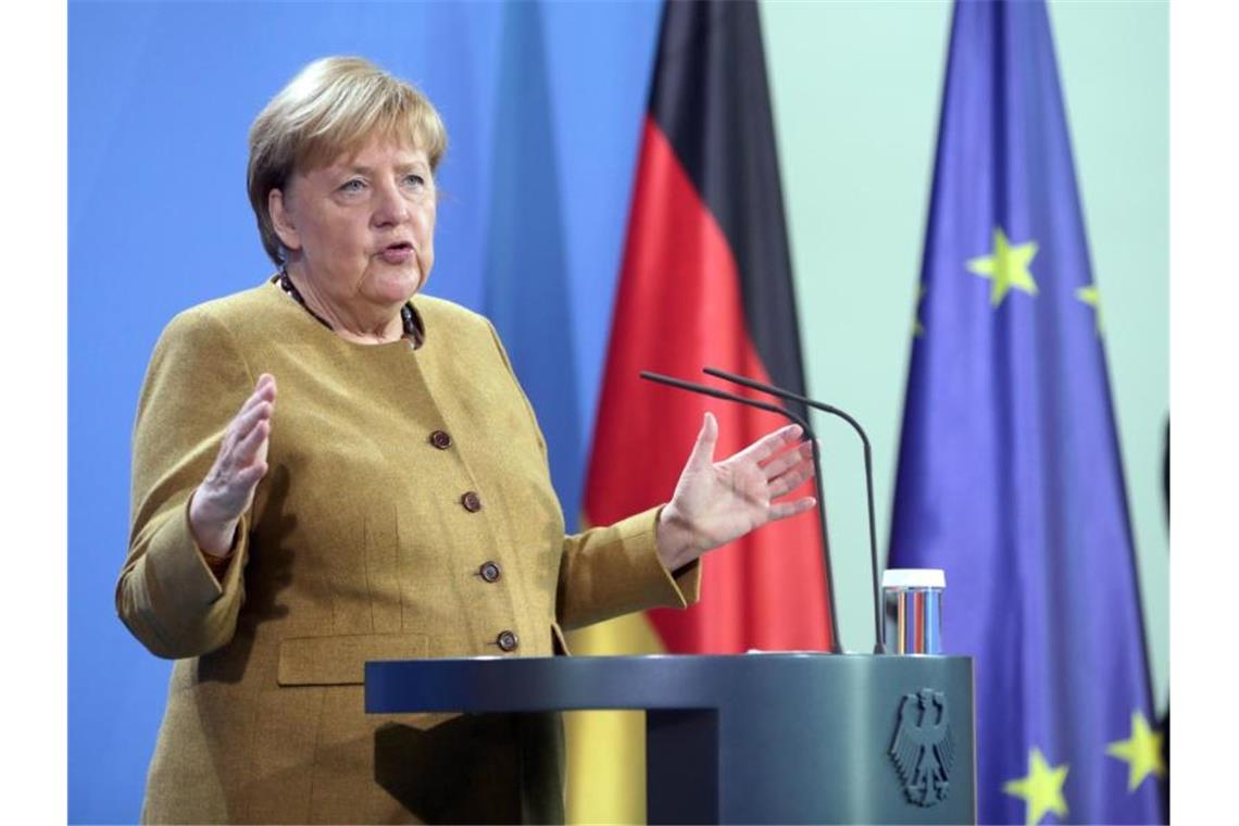 G20 ringt um Umgang mit Afghanistan Bundeskanzlerin Angela Merkel (CDU) informiert im Bundeskanzleramt über den virtuellen G20-Sondergipfel zur Krise in Afghanistan. Foto: Christoph Soeder/dpa