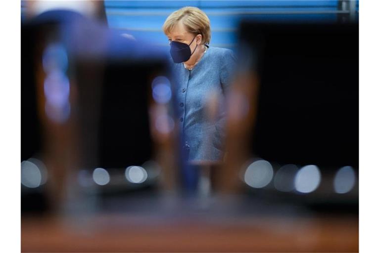 Bundeskanzlerin Angela Merkel (CDU) kommt zur letzten Kabinettssitzung der Bundesregierung vor der Bundestagswahl im Kanzleramt. Foto: Markus Schreiber/Pool AP/dpa