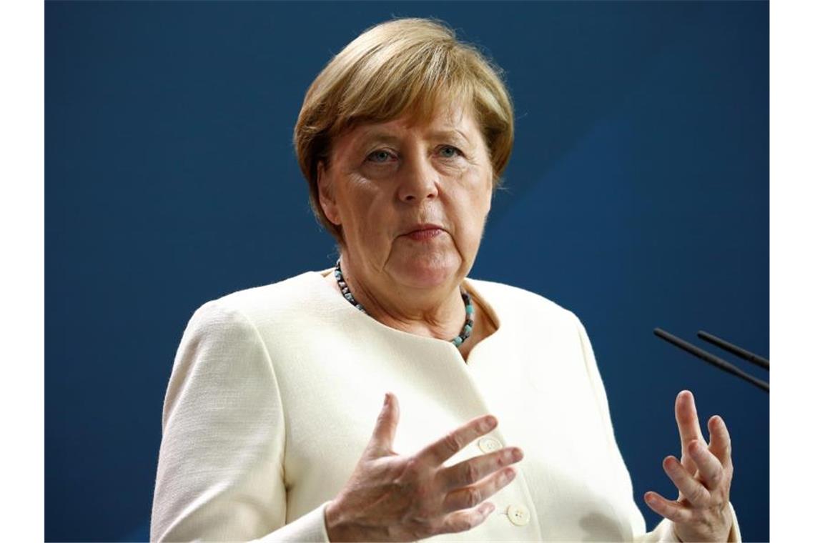 Deutschland nimmt 408 Flüchtlingsfamilien auf Bundeskanzlerin Angela Merkel (CDU) und Innenminister Horst Seehofer (CSU) haben sich darauf verständigt, zusätzlich rund 1500 weitere Migranten von den griechischen Inseln aufzunehmen. Foto: Michele Tantussi/reuters/Pool/dpa