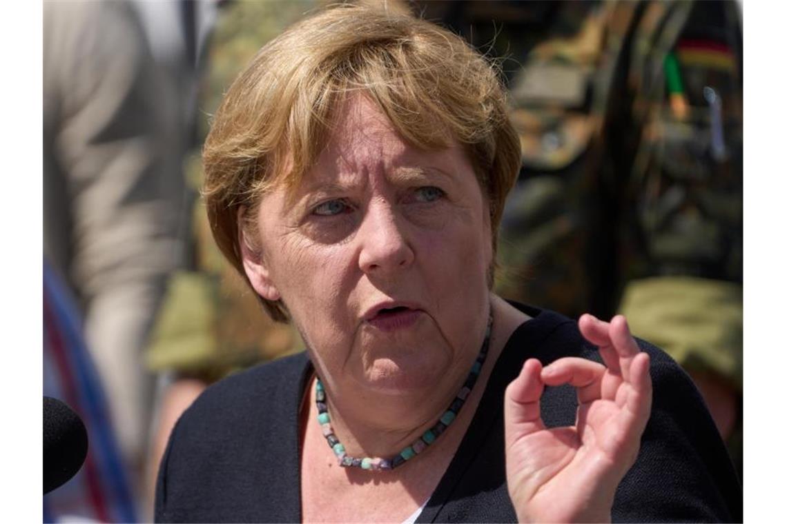 Merkel sagt Hochwasseropfern unbürokratische Soforthilfen zu