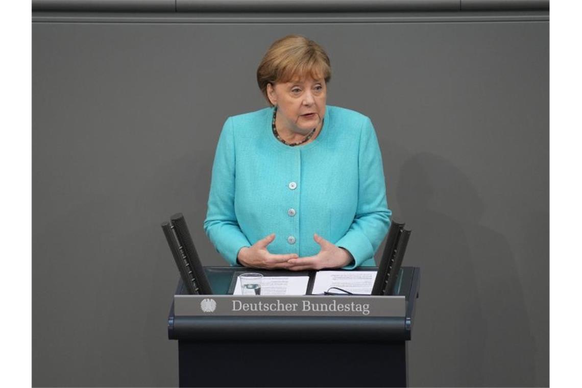 Bundeskanzlerin Angela Merkel gibt ihre wohl letzte Regierungserklärung im Deutschen Bundestag ab. Foto: Kay Nietfeld/dpa