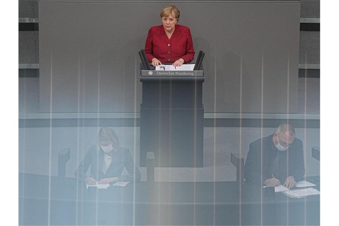 Bundeskanzlerin Angela Merkel hat eine intensive Aufarbeitung der Hintergründe des Desasters in Afghanistan angekündigt. Foto: Michael Kappeler/dpa