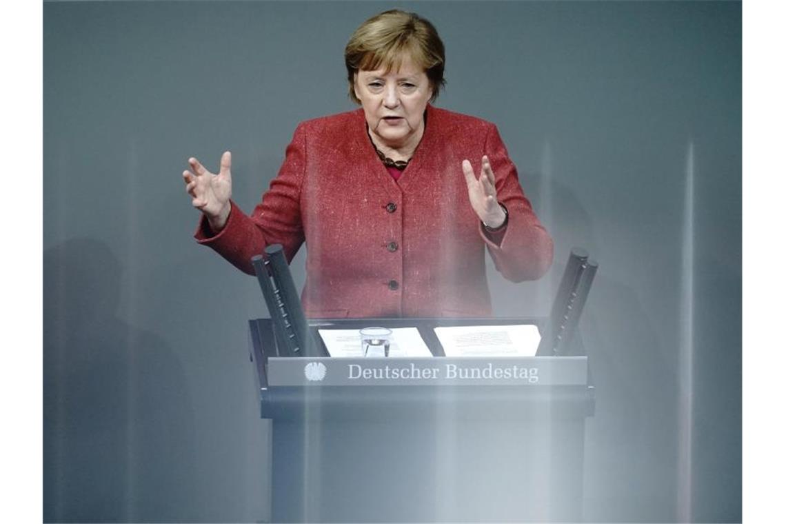 Merkel plädiert für schärferen Lockdown Bundeskanzlerin Angela Merkel spricht sich für eine weitere Kontaktreduzierung aus. Foto: Kay Nietfeld/dpa