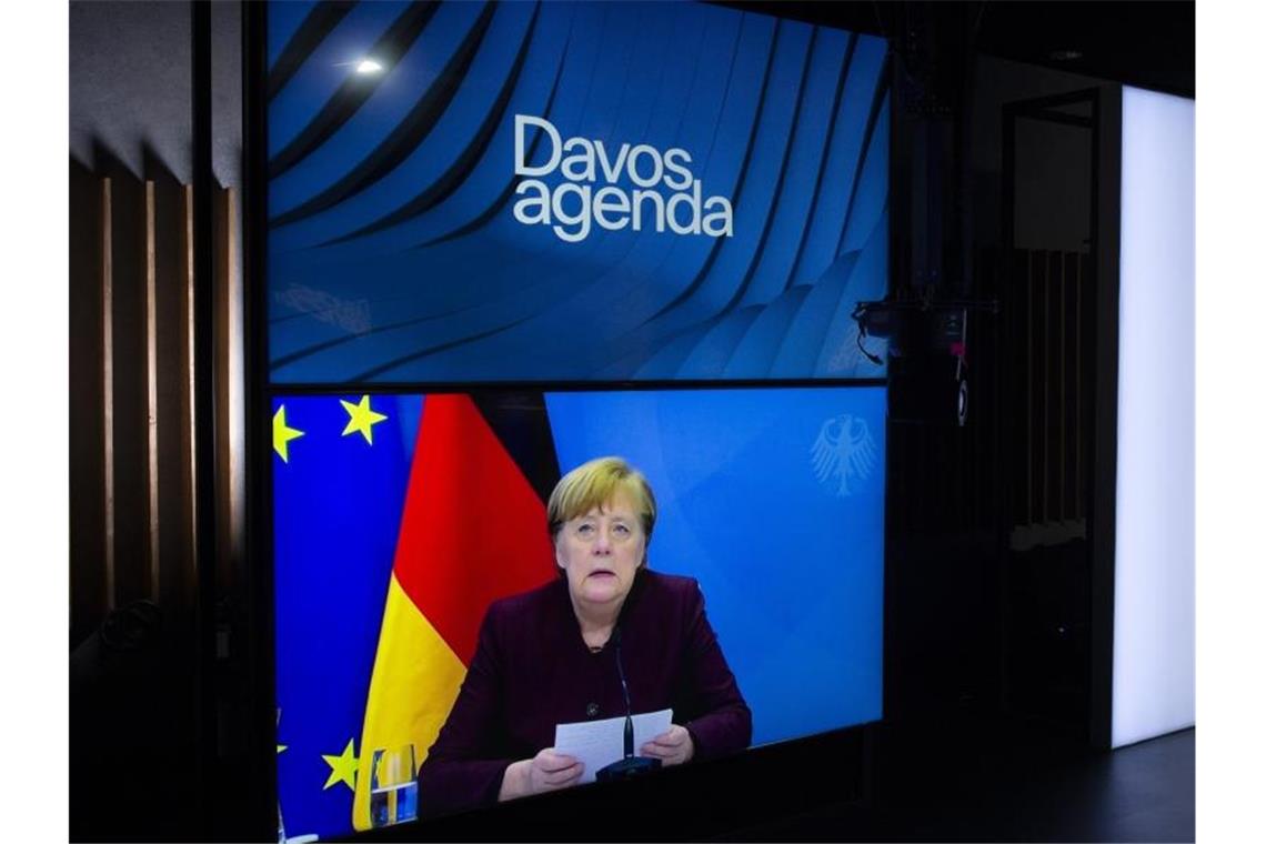 Bundeskanzlerin Angela Merkel spricht während einer Videokonferenz bei der Davos Agenda im Rahmen des Weltwirtschaftsforum. Foto: Salvatore Di Nolfi/KEYSTONE/dpa