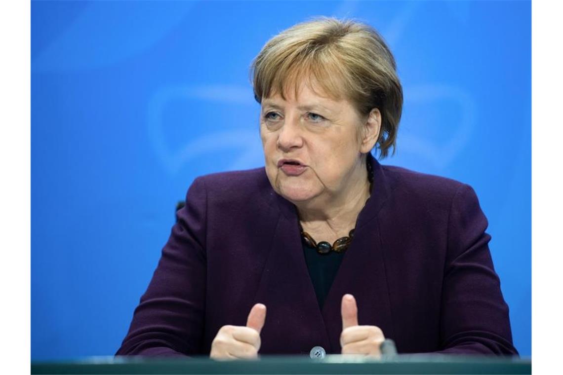 Corona: Merkel sagt umfassenden Kampf auf allen Ebenen zu Bundeskanzlerin Merkel äußert sich bei einer Pressekonferenz. In Deutschland sind bislang mehr als 2400 Infektionen mit dem neuen Coronavirus bekannt. Foto: Bernd von Jutrczenka/dpa
