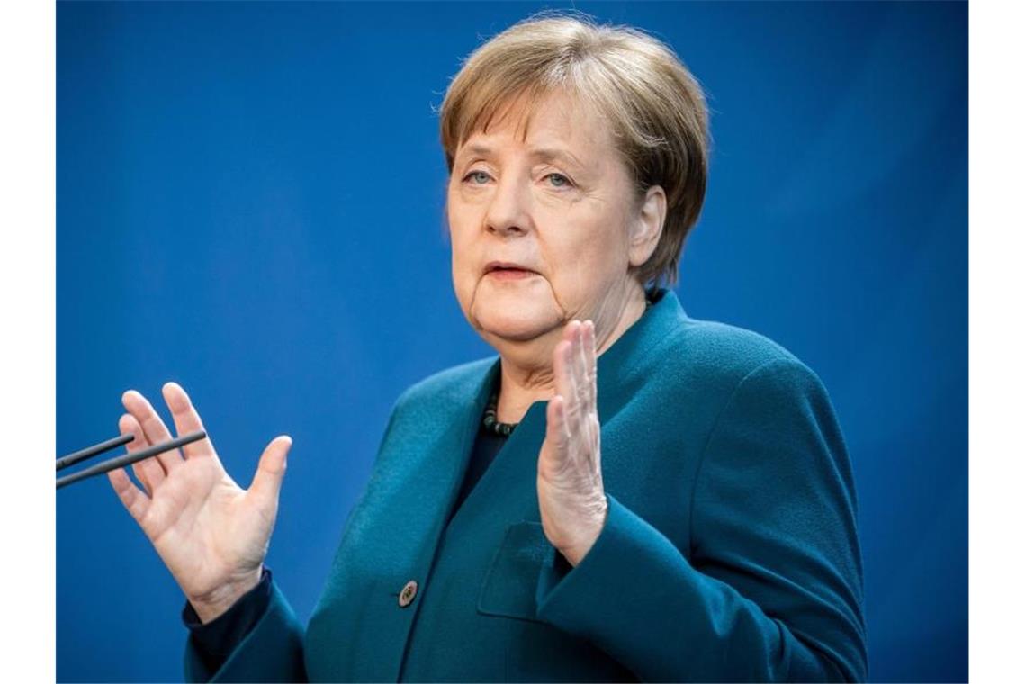 Bundeskanzlerin Merkel sieht in Sachen Corona-Krise einen "Hoffnungsschimmer". Foto: Michael Kappeler/dpa-POOL/dpa