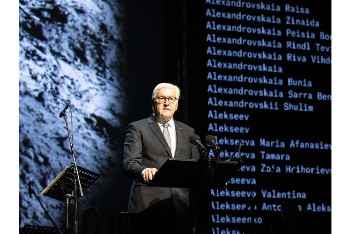 Bundespräsident Frank-Walter Steinmeier bei seiner Rede während der Gedenkveranstaltung. Foto: Sandra Steins/Bundespresseamt/dpa