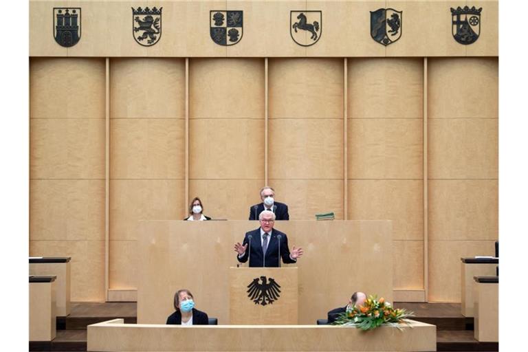 Bundespräsident Frank-Walter Steinmeier hält anlässlich der 1000. Sitzung im Deutschen Bundesrat eine Rede. Die Länderkammer hatte sich am 7. September 1949 in Bonn konstituiert - am selben Tag wie der Bundestag. Foto: Bernd von Jutrczenka/dpa