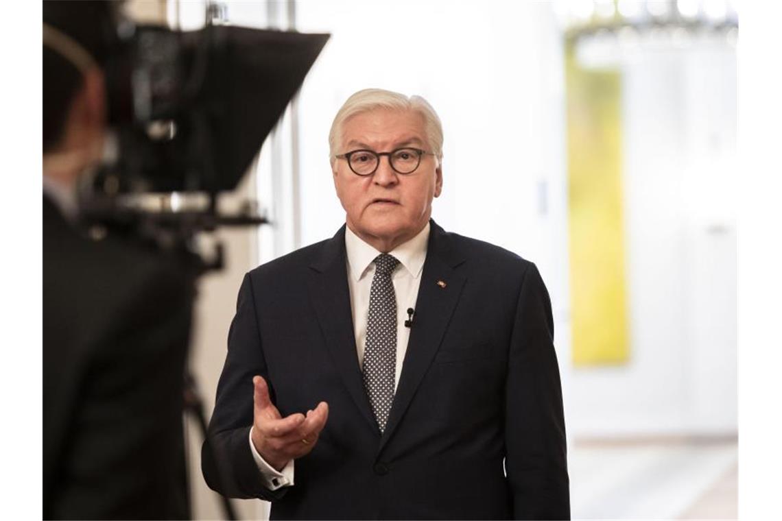 Gesundheitsministerium plant Hilfen für Zahnärzte Bundespräsident Frank-Walter Steinmeier hatte zuletzt mehrfach in Videobotschaften zu Zusammenhalt aufgerufen. Foto: Sandra Steins/Bundespräsidialamt/dpa