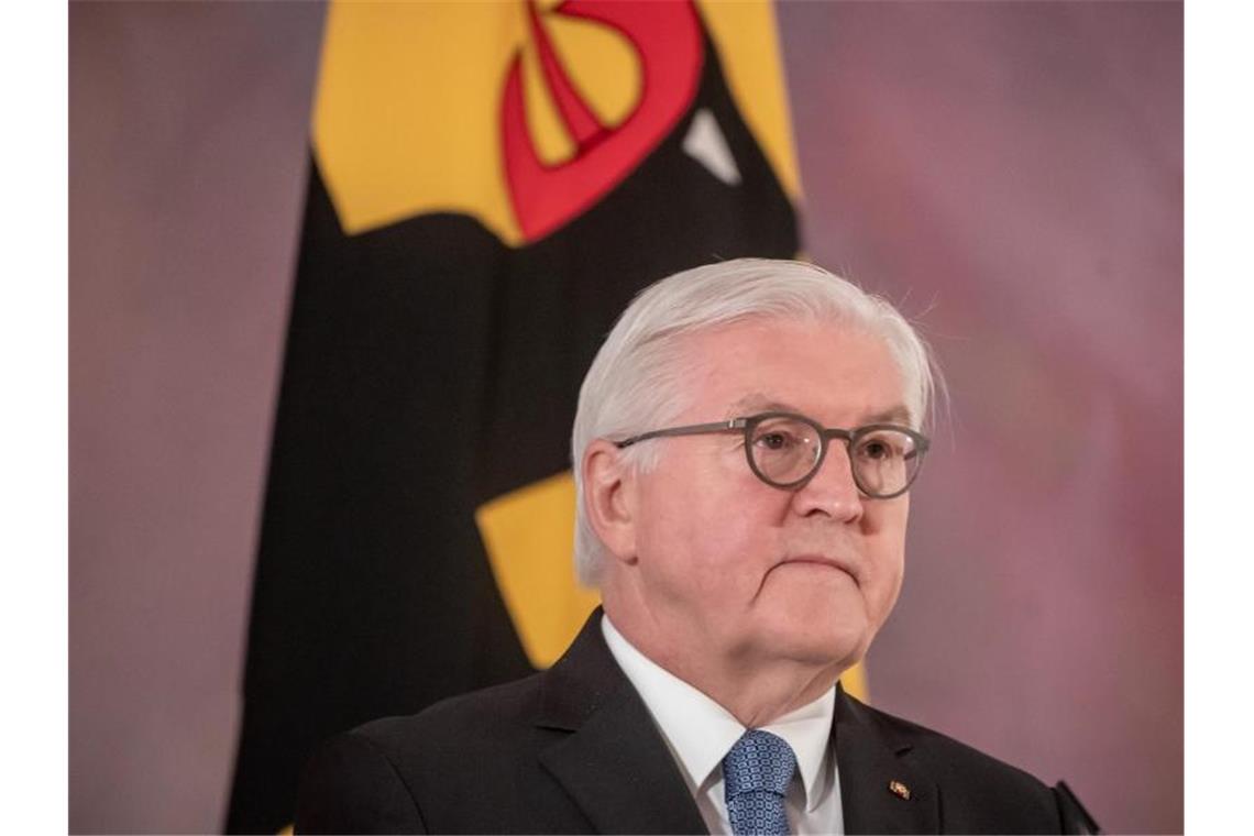 Bundespräsident Frank-Walter Steinmeier spricht bei einem Statement zu den Ereignissen um den Sturm auf das Kapitol in Washington in den USA. Foto: Michael Kappeler/dpa