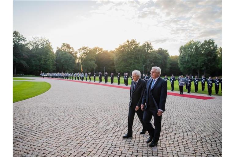 Bundespräsident Frank-Walter Steinmeier und der italienische Präsident Sergio Mattarella in Berlin. Foto: Christoph Soeder/dpa/archivbild