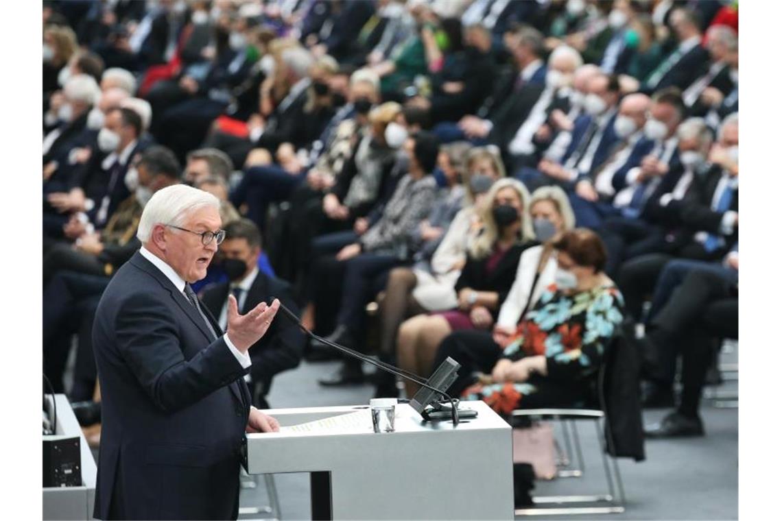 Bundespräsident Frank-Walter Steinmeier während seiner Rede nach der Wahl. Foto: Wolfgang Kumm/dpa