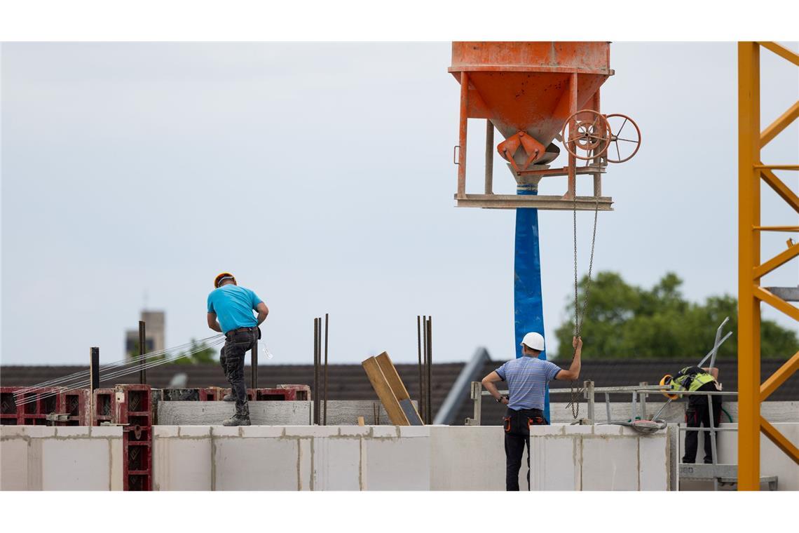 Mehr neue Wohnungen – Aufwärtstrend hält an Bundesregierung will mit "Bau-Turbo" Wohnungsbau beschleunigen